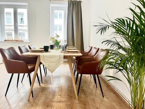 Mitte Apartamento | Design Apartment - Parking - Kingsize-Bett - 2x Bad - Zentrum