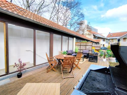 Mitte Apartamento | Design-Apartmenthaus für bis zu 12, modern, Dachterrasse, Grill, ruhige Lage, Disney plus, Wii, LAN und WLAN