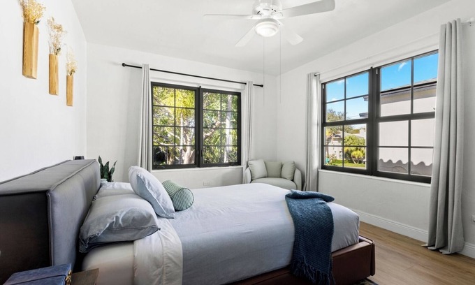 Buena Vista Cabaña | Design District Renovated 2BR Near Miami Beach