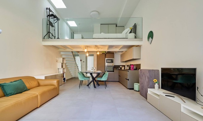 Cagnola Apartamento | Design Loft with Private Garden | Portello