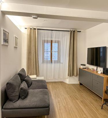 Hallein Apartamento | Design Stadthaus Apartment mit privatem Zugang