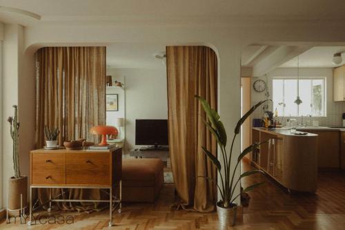 San Miguel Chapultepec Apartamento | Design week/Architect's artistic Apt in Mex City