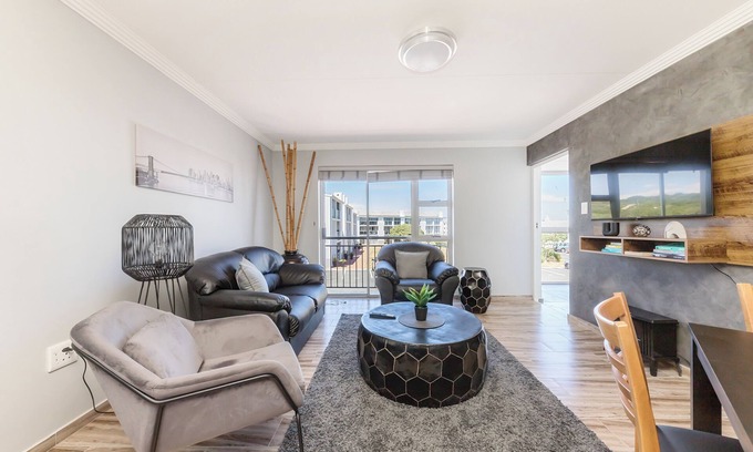 Big Bay Apartamento | Designer 2 Bed Apartment - Big Bay Beach Club