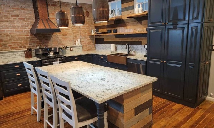 Florence Apartamento | Designer 2 Bedroom Loft on Main Street in Florence