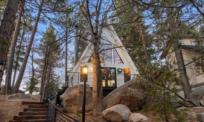 Running Springs Chalet De Esquí | Designer A Frame with AC Pets Big Bear NEW Hot Tub