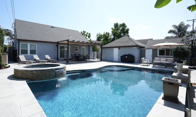Santa Ana Casa | Designer Decorated Pool/Jac Home w/Casita
