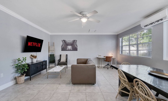 Thornton Park Casa | Designer Furnished HOME In the Heart of Orlando!