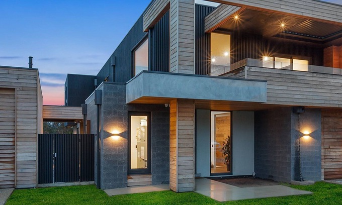 Mount Martha Casa | Designer House by the Village and Beach