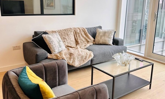 London Borough of Hounslow Condominio | Designer Park View