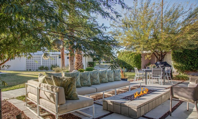 Rancho Mirage Cabaña | Diseñador de remodelación Mid-Century Cottage en Rancho Mirage