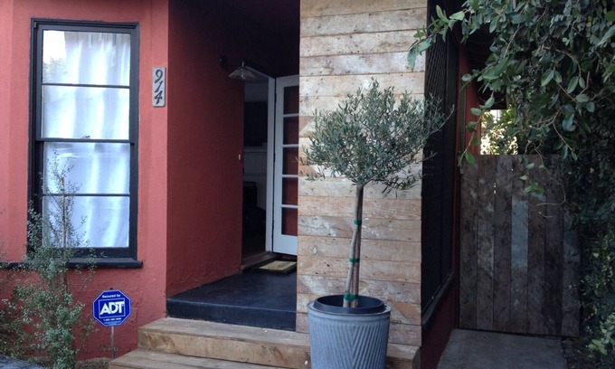West Hollywood Casa | Designer Restored 2 bdrm Tranquil House en el corazón de WeHo