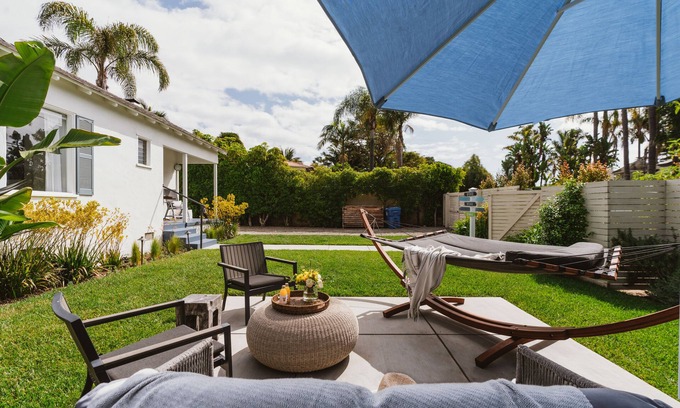 Montecito Casa | Designer's Seaside Getaway in Montecito, easy walk to beach and cafe