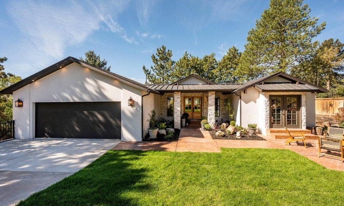 Salt Lake City Casa | Designer Salt Lake Home w/ mountain views! Super close to Park City/Deer Valley!