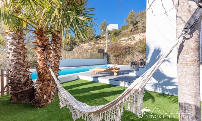Olivella Villa | Villa de diseño Elodie con piscina y espacio privados