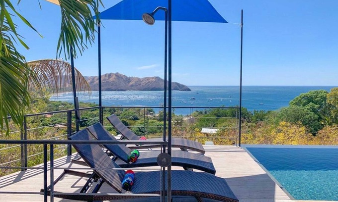 Coco Villa | Villa de diseño, vista al mar, escucha las olas, camina a la playa