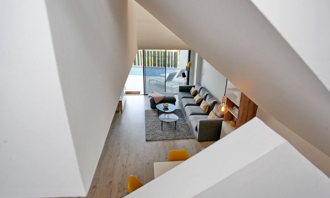 Caleta de Velez Casa | Casa de diseño con piscina privada, justo en el campo de golf