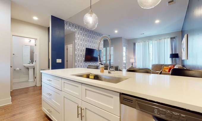 Historic Waverly Casa | Desirable 12S region of Nashville. All bedroom suites. Walkable coffee and food.