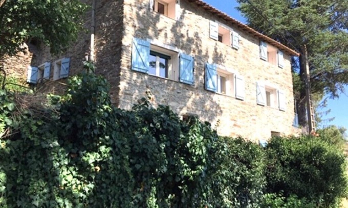 Saint-Vincent-d'Olargues Casa | Casa unifamiliar francesa característica con piscina y hermosa vista
