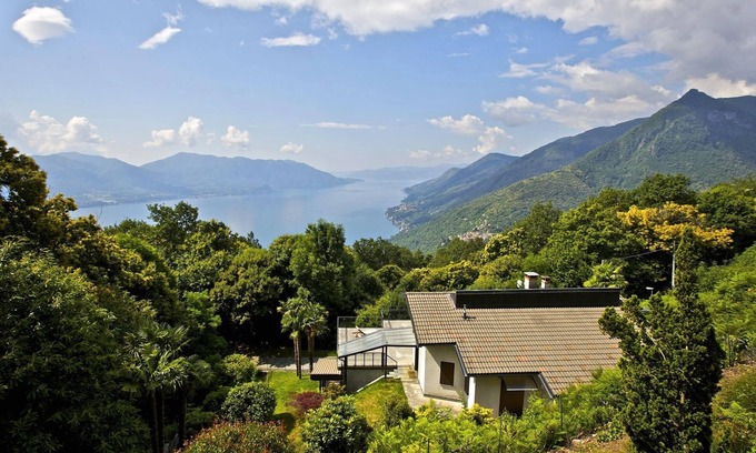 Trarego Viggiona Casa | Casa individual de 3 dormitorios con gran terraza y magnífica vista al lago