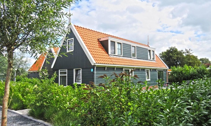West-Graftdijk Casa | Detached bungalow with 5 bedrooms, sunshower and traditional sauna