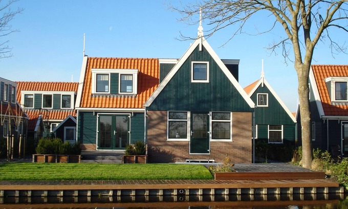Graft Casa | Detached bungalow with open-plan kitchen and 4 bedrooms