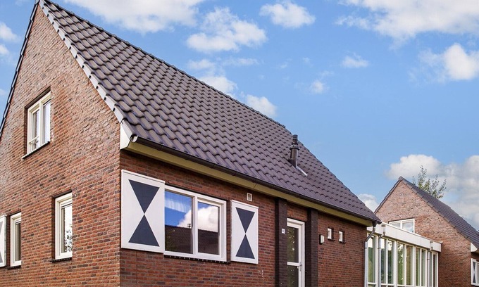 Hoeven Casa | Detached bungalow for 14 persons