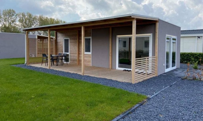 Dordtse Biesbosch Chalet De Esquí | Detached chalet with 2 bedrooms and 1 bathroom
