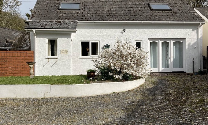 Pembroke Casa | Detached Cottage In Pembrokeshire Coast National Park, one mile from beach