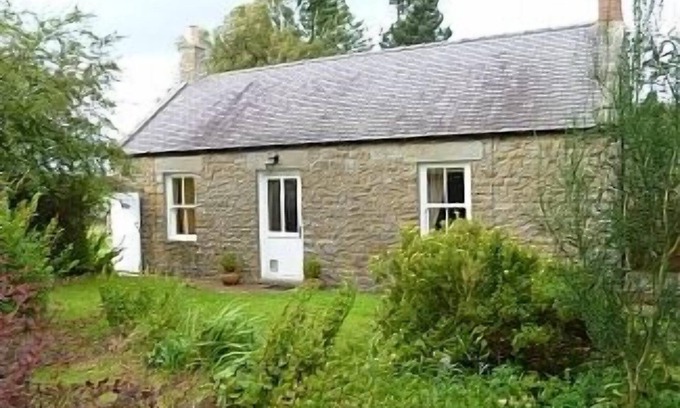 Tarset Cabaña | Casa Independiente Con Jardín Privado Amurallado