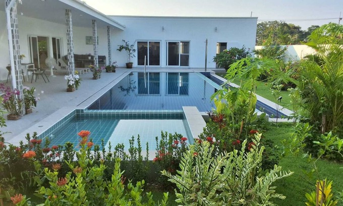 Nong Prue Casa | Detached exclusive pool villa, secluded, bars and restaurants. 5 min. by car