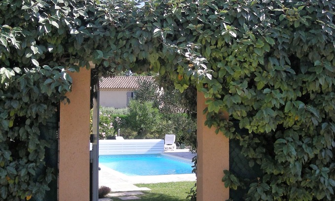 St.-Remy-de-Provence Casa | casa independiente clasificado 3 * con jardín y piscina