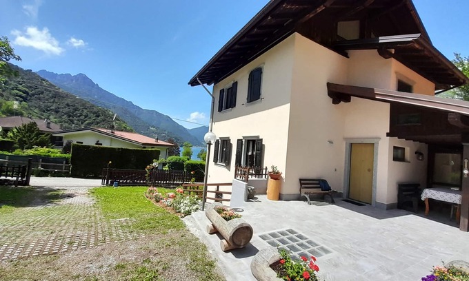 Molina di Ledro Casa | Detached house with lake view and garden