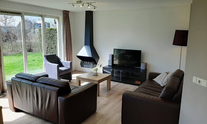 Noordwolde Casa | Detached holiday bungalow for eight people