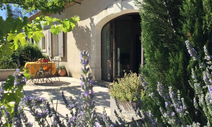 Aureille Casa | En el corazón del parque natural de Alpilles bonita casa independiente con piscina privéee SECURISEE y amplio jardín