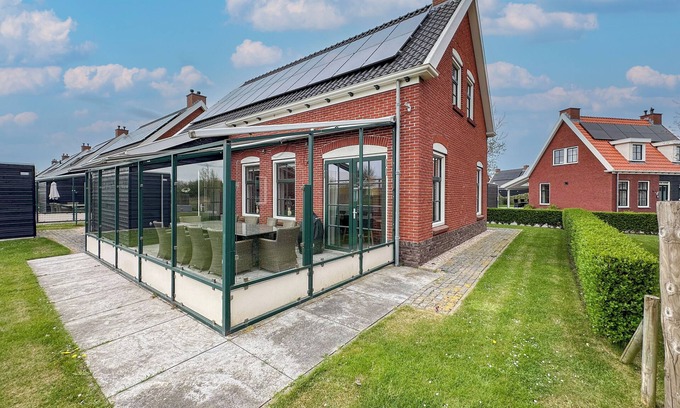 Colijnsplaat Casa | Detached villa with sauna and garden