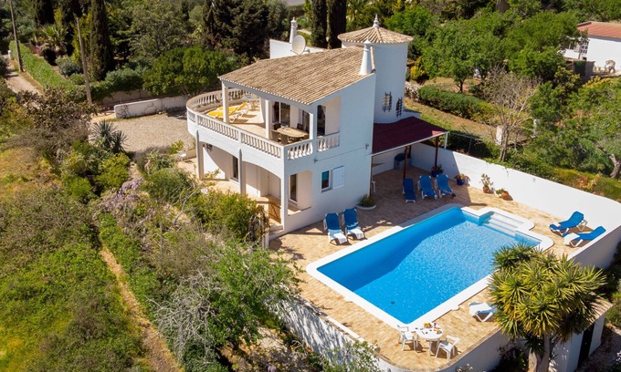 Praia da Luz Villa | Villa independiente con gran piscina, aire acondicionado y wifi en Praia da Luz, Algarve