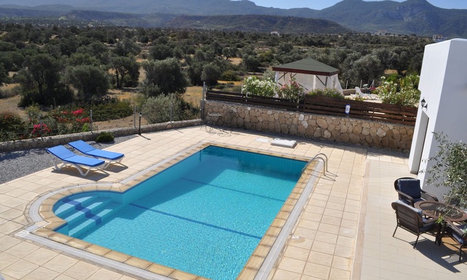 Gozubuyuk Villa | Villa independiente con piscina privada y magníficas vistas ininterrumpidas al mar y la montaña
