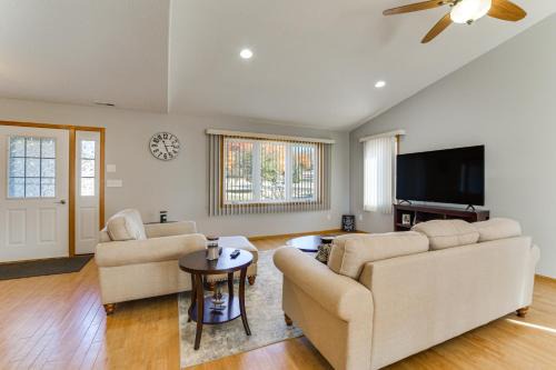 Detroit Lakes Casa | Detroit Lakes Home Walk to Marina!
