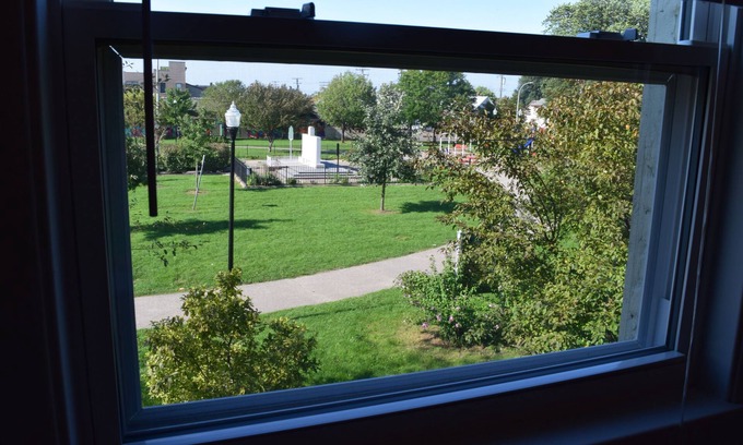 Hamtramck Apartamento | Detroit Vacation Rental