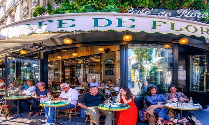 Saint-Germain-des-Pres Apartamento | DEUX MAGOTS 280M2TRIPLEX BUILT ON REMAINING WALL OF 13TH CENT ABBAYE ST GERMAIN