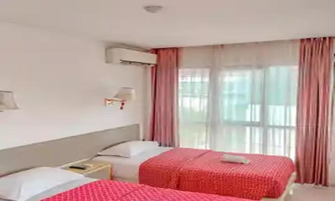 Klojen Hotel | Dewarna Hotel Arifin