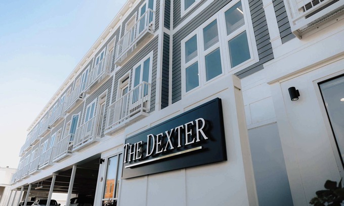 Elk Rapids Apartamento | Dexter Suite - 2 Queen Beds | Sleeper Sofa