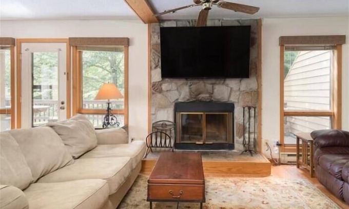 Davis Condominio | Cerca de Canaan / whitegrass skiing! ¡Mascota amigable! duerme 8!