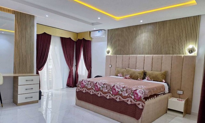 Akure Apartamento | DFW Abodes Luxury Home