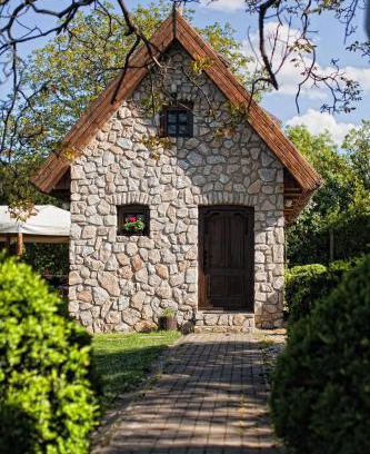Lovasbereny Casa | Dióliget - Zöld Dió Házikó