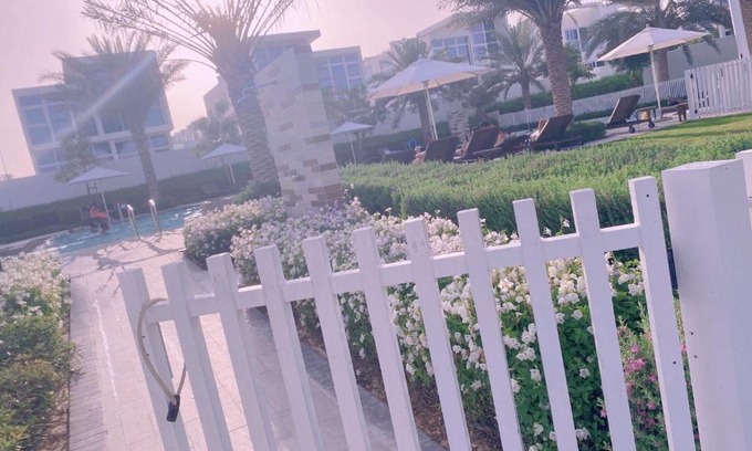 Dubai Casa | 迪拜沙漠特色私人度假别墅旁边就是超大社区游泳池以及有健身房