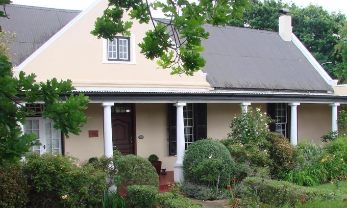 George Casa | Die Waenhuis Guest House