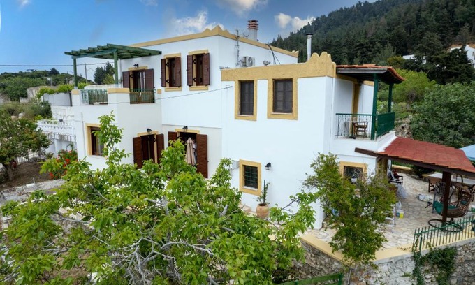 Asfendiou Casa | DIMIS ASOMATOS HOMES