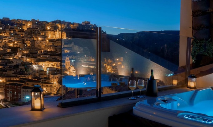 Ragusa Cama Y Desayuno | Dimora Bonafede Ibla Design Rooms - Suite