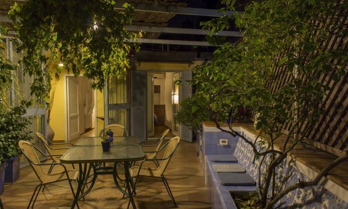 Naples City Centre Apartamento | Dimora dei Giganti - terraza típica napolitana
